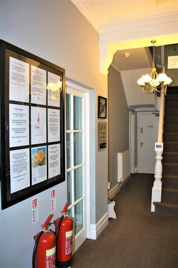 Le Papillon Hotel Blackpool 4*,